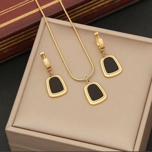 Rectangle Pendant Necklace and Earring Set in 18k Gold, Black Necklace E…